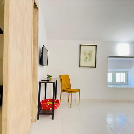 Unique Rooms In Centro Citta Bagno Privato E Climatizzatore Ragusa Exterior photo