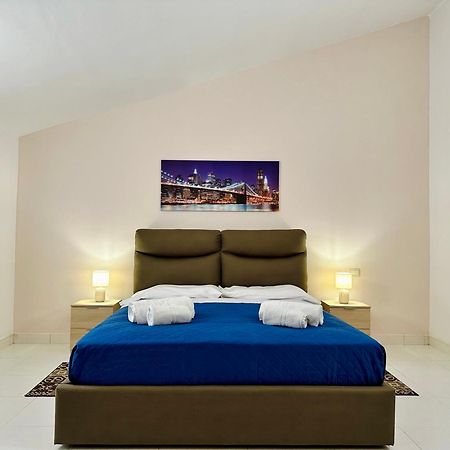 Unique Rooms In Centro Citta Bagno Privato E Climatizzatore Ragusa Exterior photo