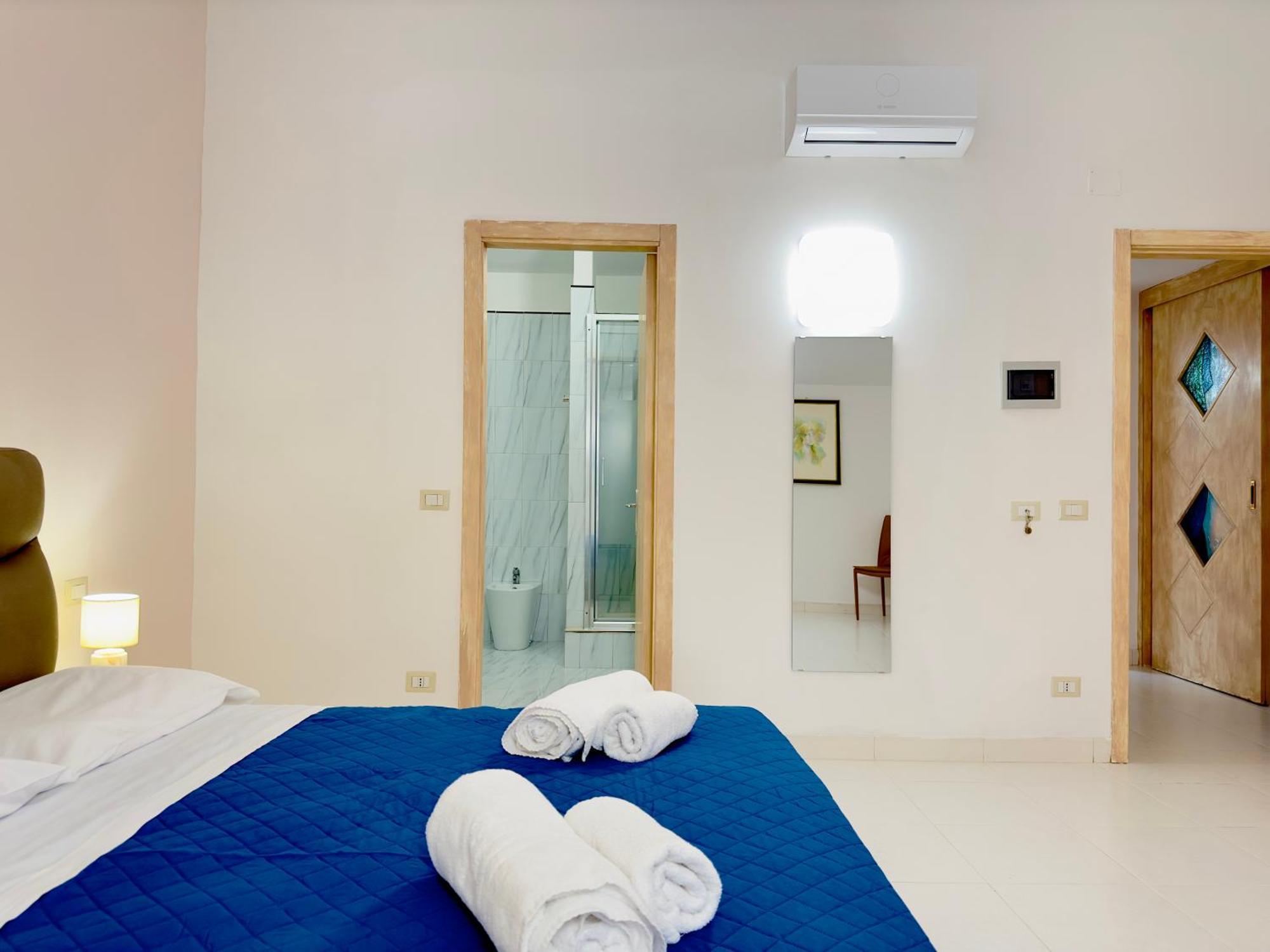 Unique Rooms In Centro Citta Bagno Privato E Climatizzatore Ragusa Exterior photo