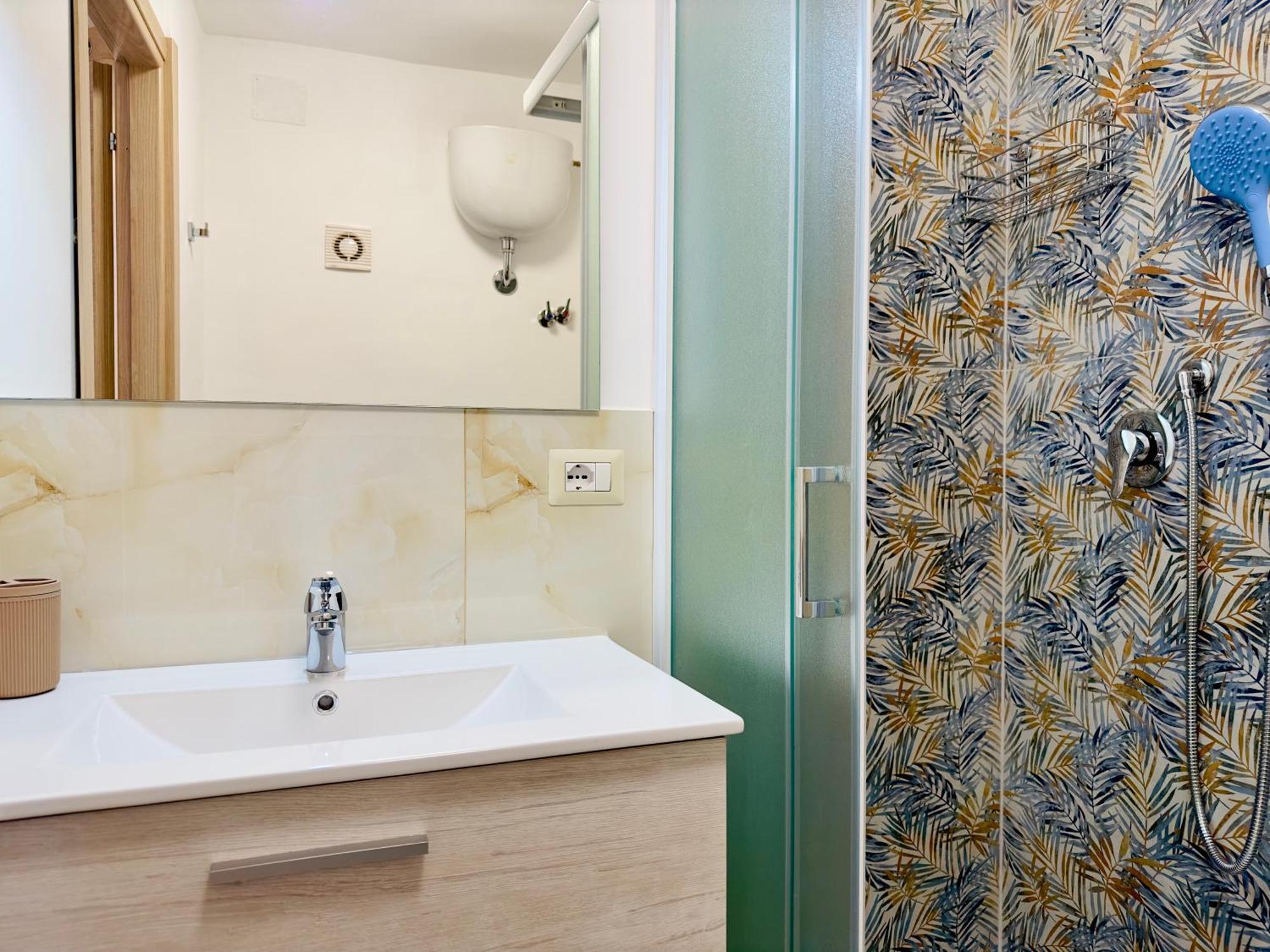 Unique Rooms In Centro Citta Bagno Privato E Climatizzatore Ragusa Exterior photo