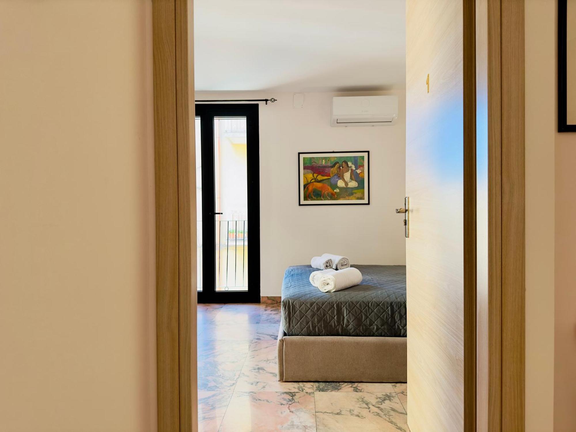 Unique Rooms In Centro Citta Bagno Privato E Climatizzatore Ragusa Exterior photo