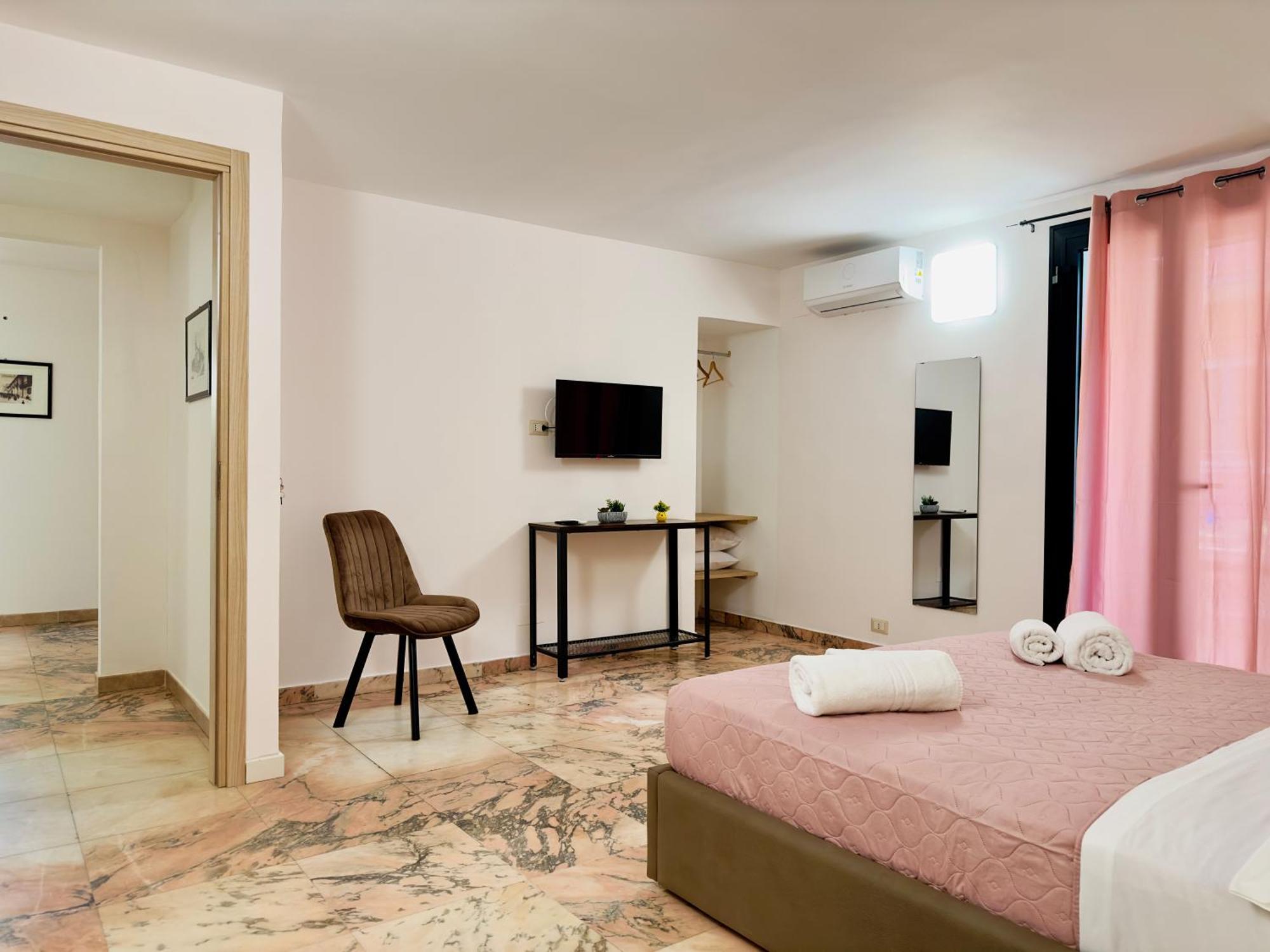 Unique Rooms In Centro Citta Bagno Privato E Climatizzatore Ragusa Exterior photo