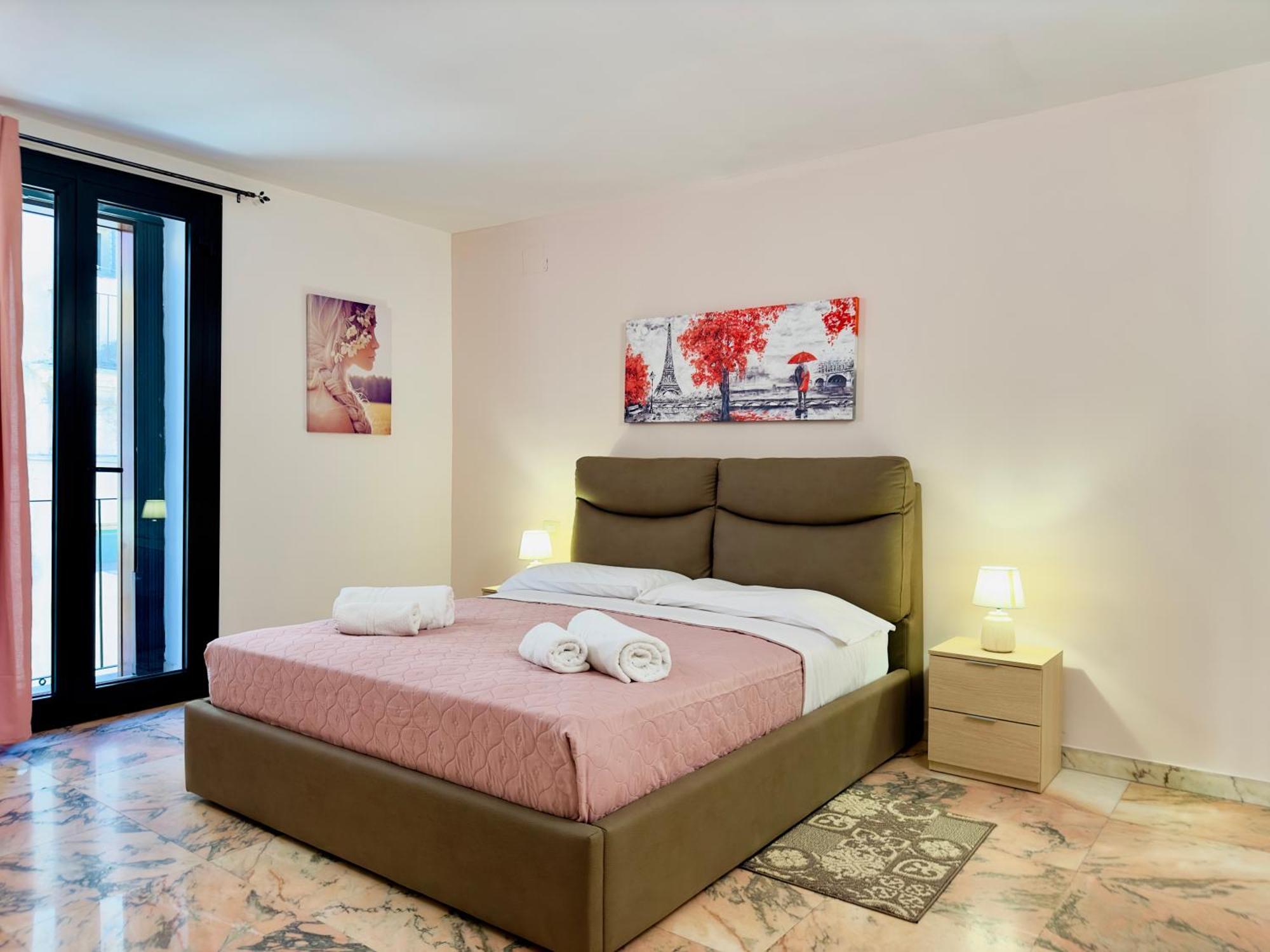 Unique Rooms In Centro Citta Bagno Privato E Climatizzatore Ragusa Exterior photo